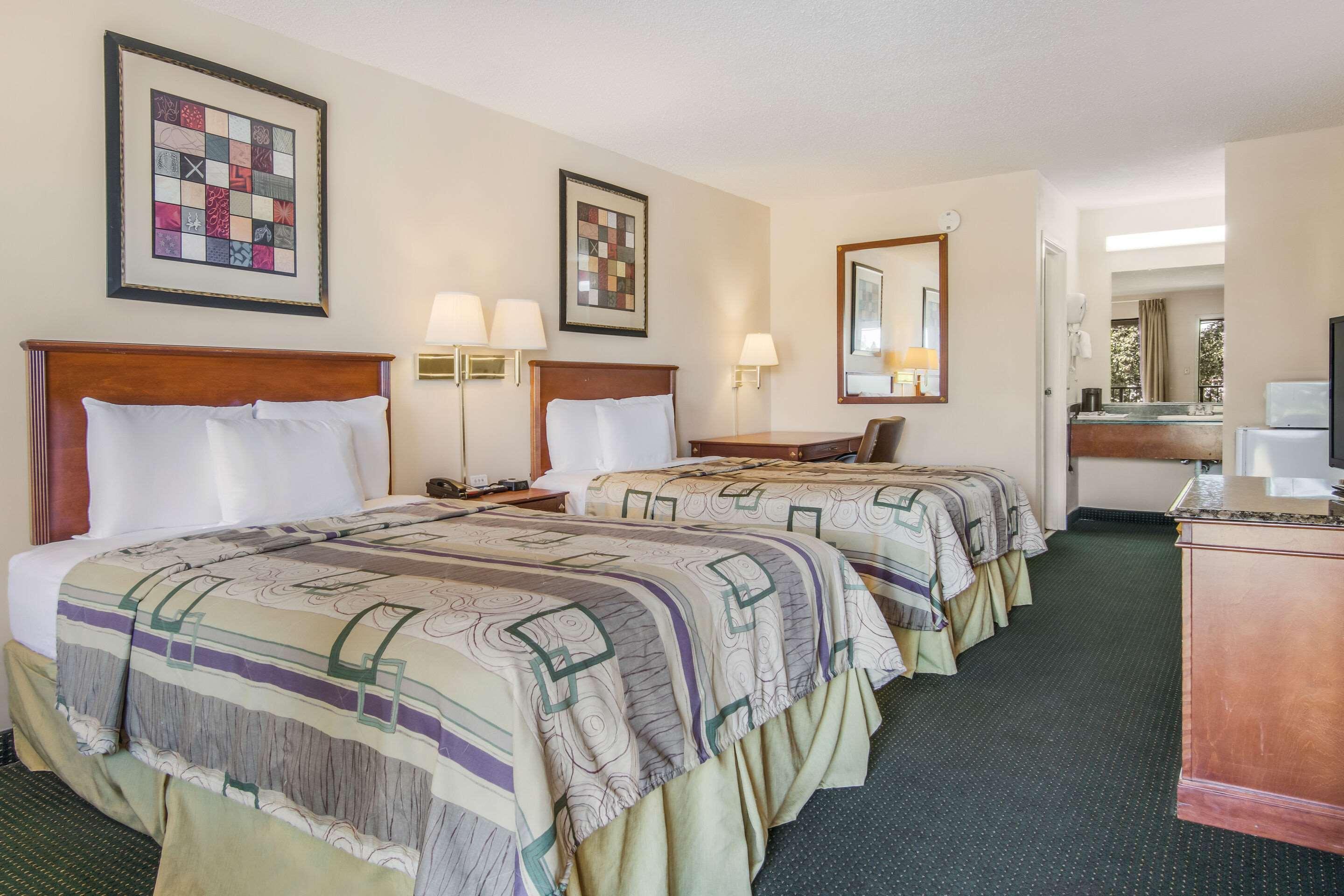 Rodeway Inn & Suites Dublin Εξωτερικό φωτογραφία