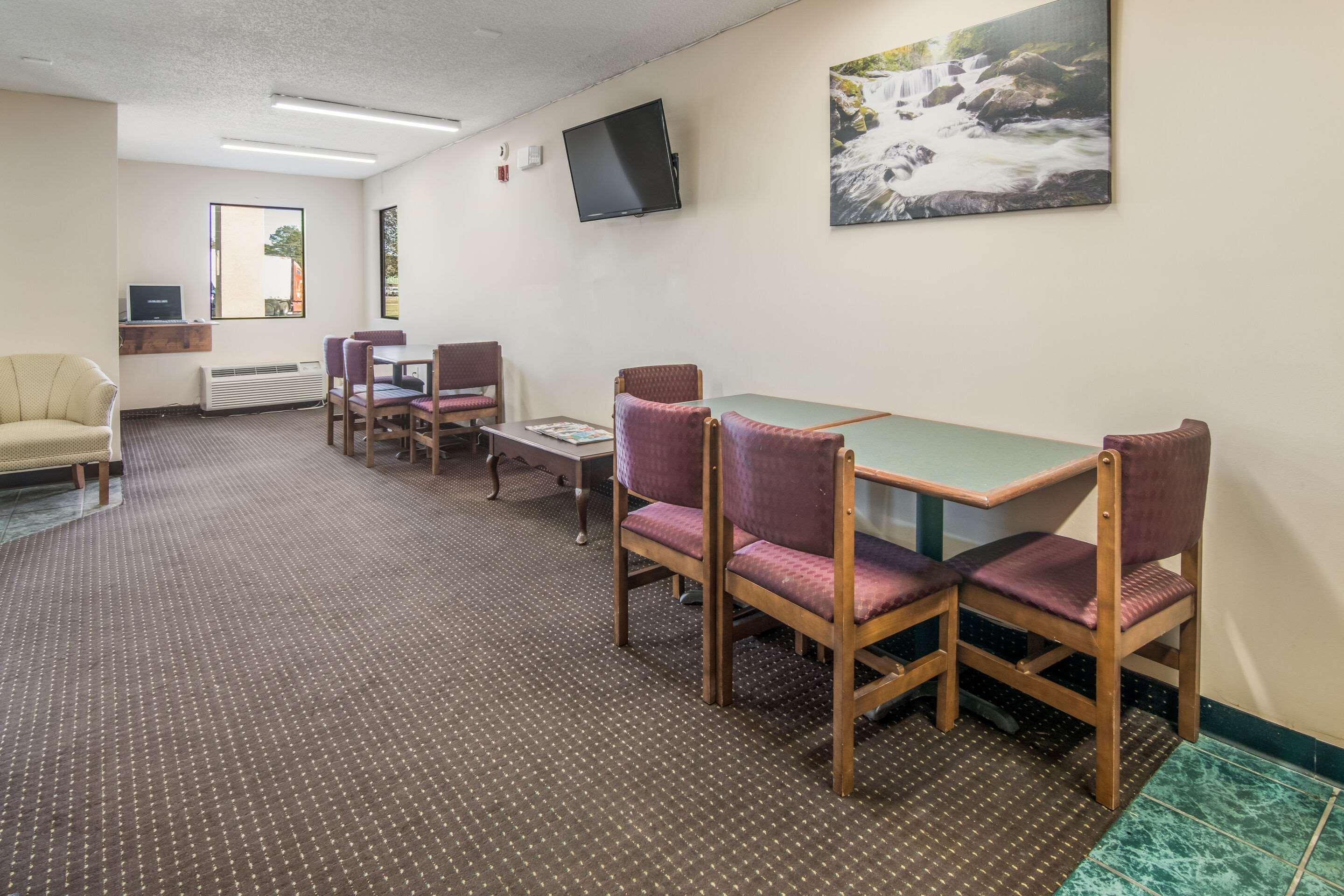 Rodeway Inn & Suites Dublin Εξωτερικό φωτογραφία