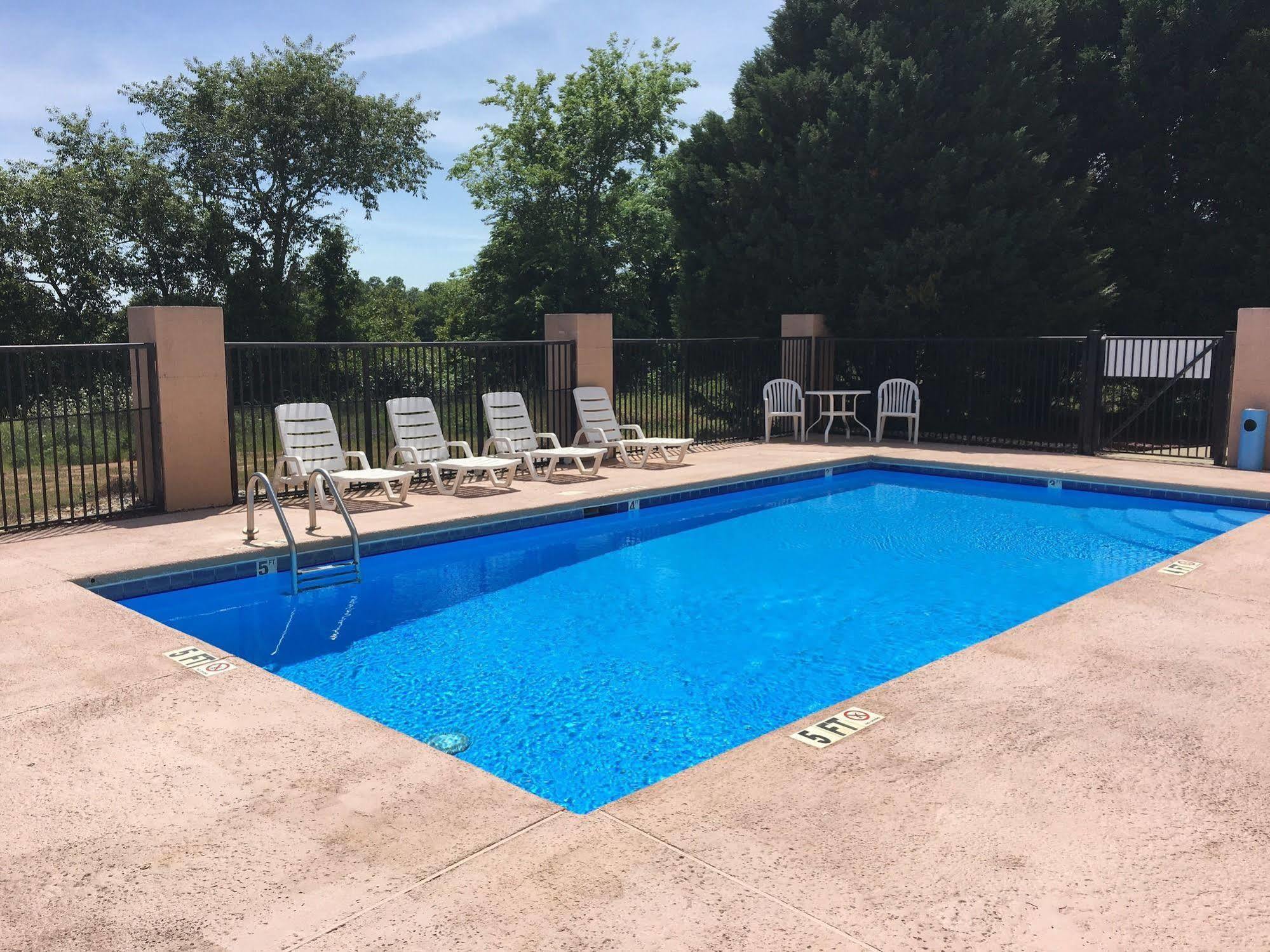 Rodeway Inn & Suites Dublin Εξωτερικό φωτογραφία